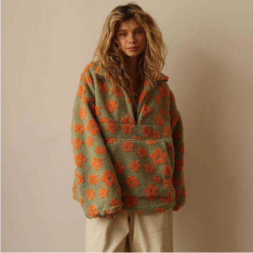 Felpa in pelle di agnello con fiori invernali, grande tasca, casual, ampia, con cerniera e risvolto, abbigliamento da donna